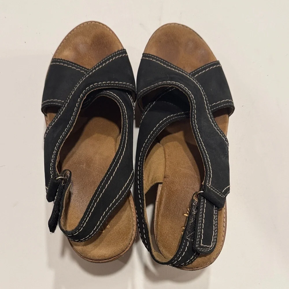 Clarks Women's Black and Brown Sandals